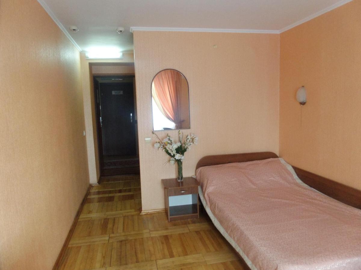 Hotel Tourist Rivne Exterior photo