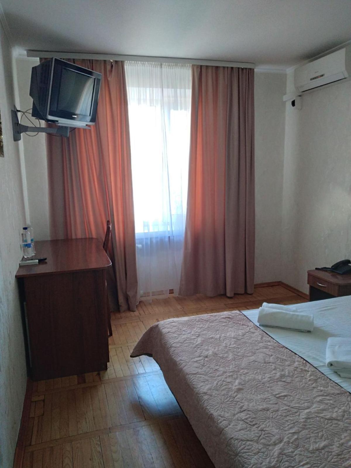 Hotel Tourist Rivne Exterior photo