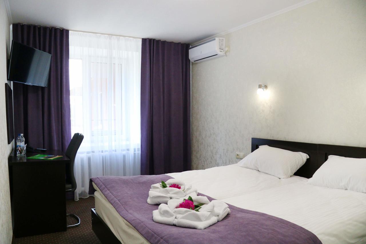 Hotel Tourist Rivne Exterior photo